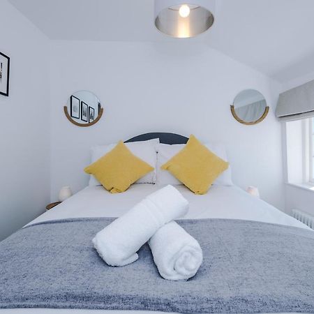 Stylish Home With Canal Views Τσέστερ Εξωτερικό φωτογραφία