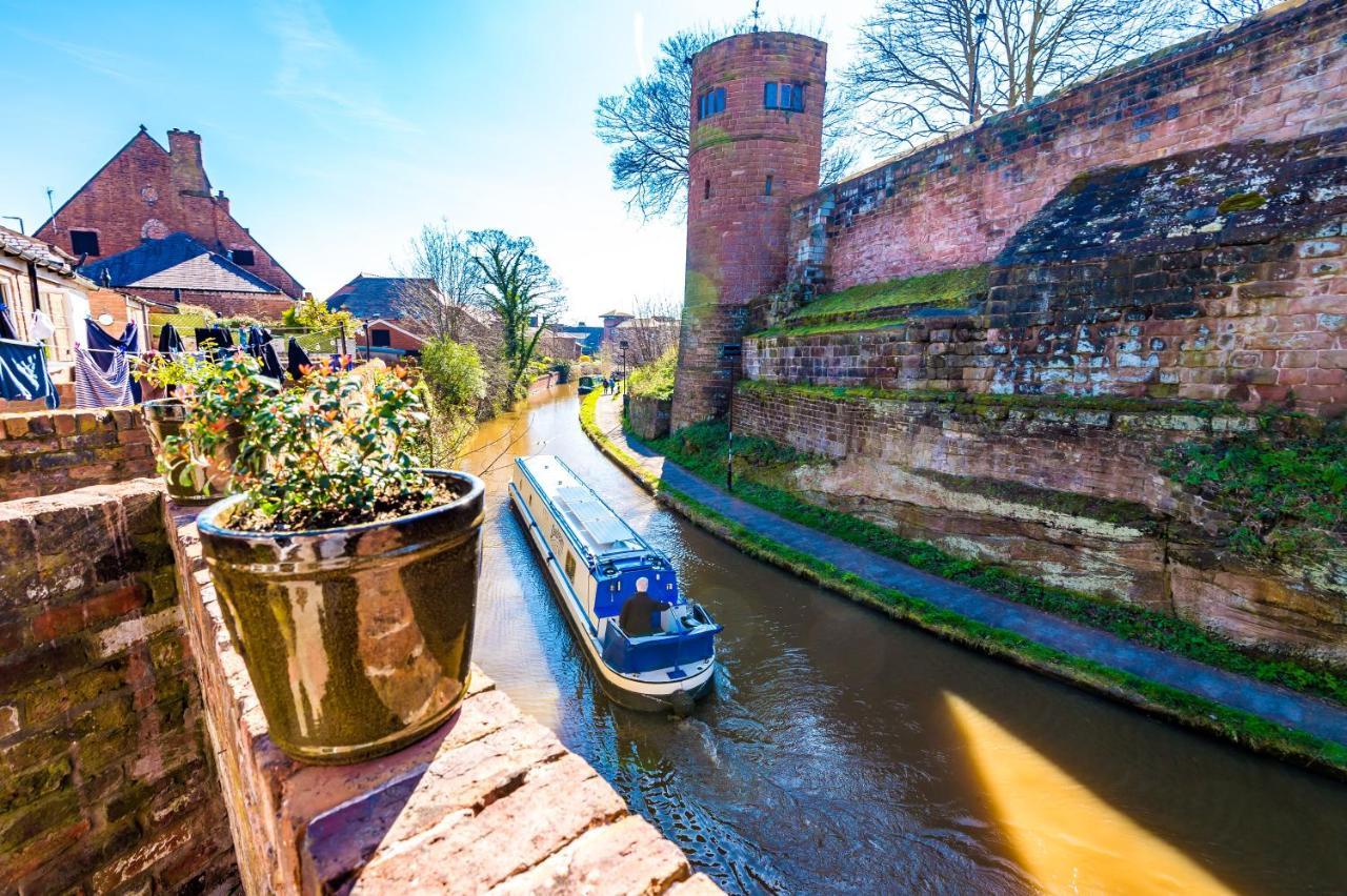 Stylish Home With Canal Views Τσέστερ Εξωτερικό φωτογραφία