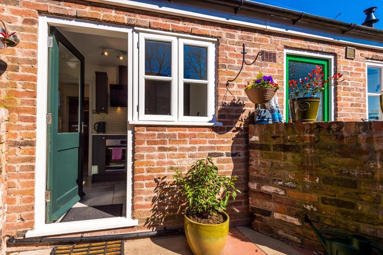 Stylish Home With Canal Views Τσέστερ Εξωτερικό φωτογραφία